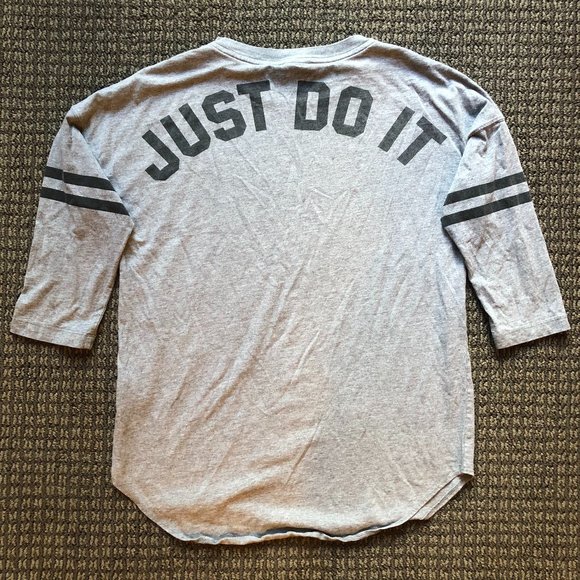 Nike gray tee - Picture 2 of 3